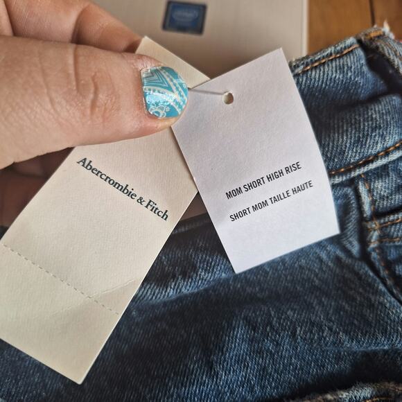 Abercrombie & Fitch Women 24W (37) Curve Love "High Rise Mom" Denim Shorts New! - Picture 7 of 9